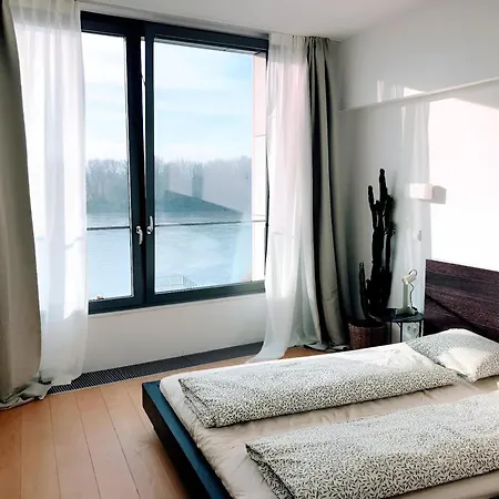 V Eurovea S Uzasnym Vyhladom Na Dunaj Apartamento Bratislava